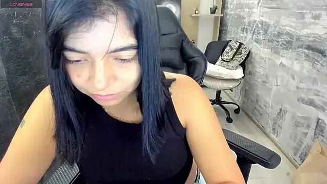 NicolRoss_ from StripChat is Freechat