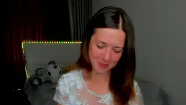 nika_reinnn from StripChat is Freechat