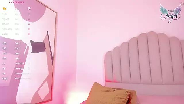 Entertain your itch for girls livestreamers with our collection of stunning models, skilled in the art of temptation and delight.