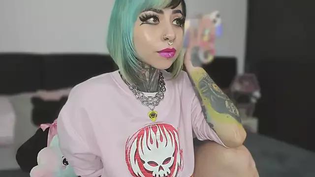 NikkiRamone from StripChat is Freechat