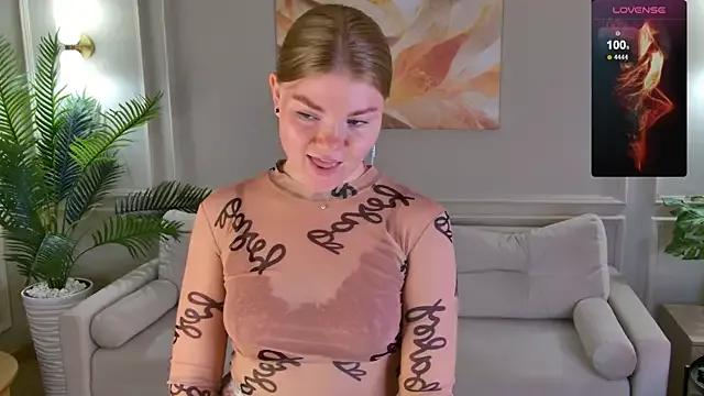 Nikole_Doll from StripChat is Freechat