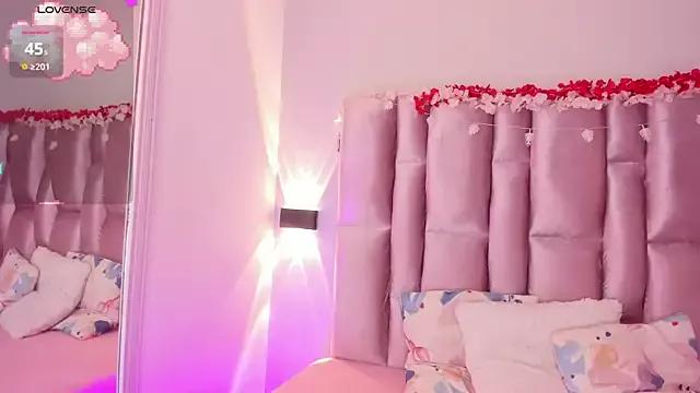 NikyBrookss from StripChat is Freechat