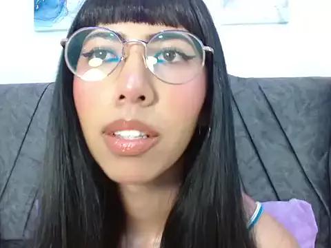 Nina_fox_069 from StripChat is Freechat