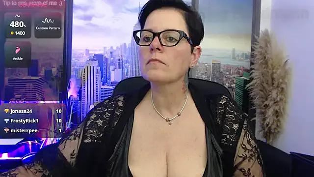 Entertain your itch for girls livestreamers with our collection of stunning models, skilled in the art of temptation and delight.