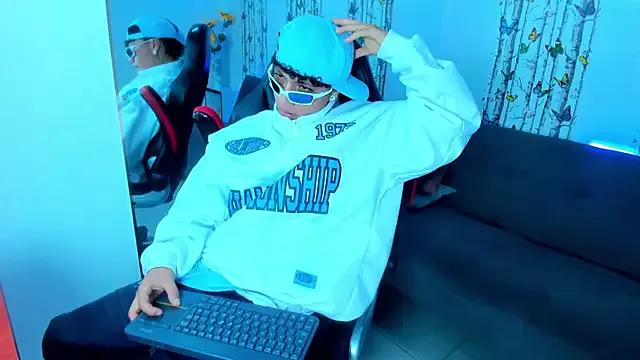 noah_sexo1 from StripChat is Freechat