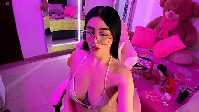 Octavia_collins from StripChat is Freechat