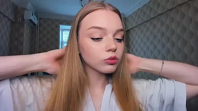 OdellaCaris from StripChat is Freechat