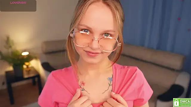 Entertain your itch for girls livestreamers with our collection of stunning models, skilled in the art of temptation and delight.