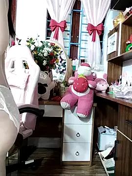 Entertain your itch for girls livestreamers with our collection of stunning models, skilled in the art of temptation and delight.