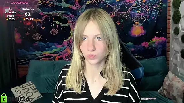Olisa_fox from StripChat is Freechat