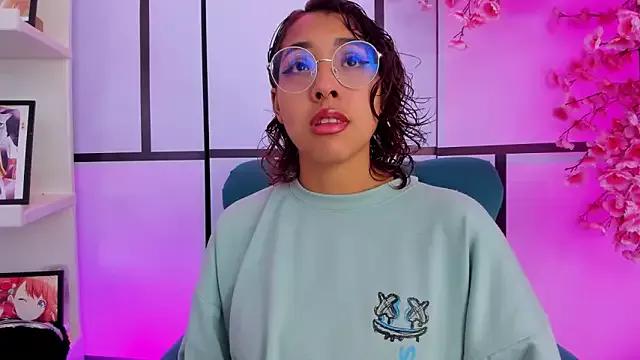 Olivejoness from StripChat is Freechat