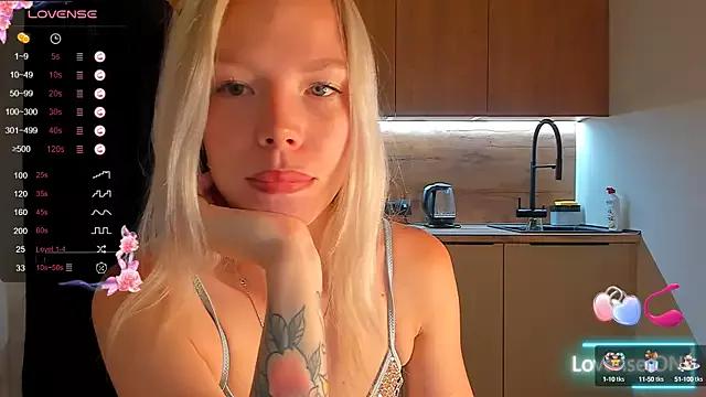 Olivia_Bells from StripChat is Freechat