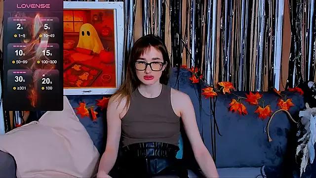 Olivia_Grantt from StripChat is Freechat