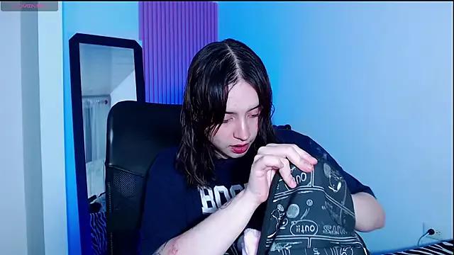 Paris_bby from StripChat is Freechat