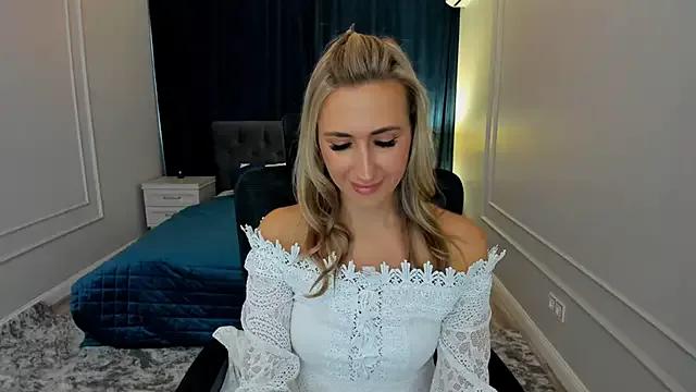 PassionGlow from StripChat is Freechat