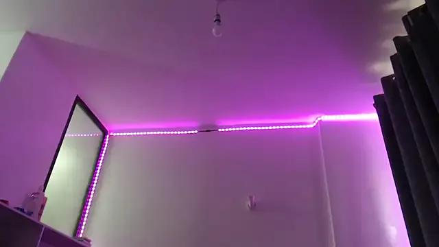 peeky_pinky from StripChat