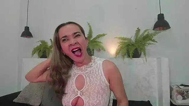 penelope_handaos from StripChat