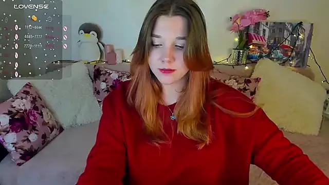 PenelopeOneGrey from StripChat