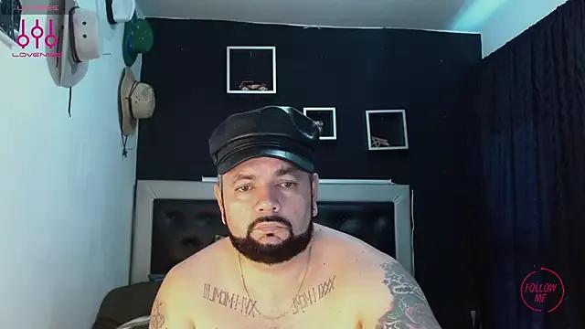 perverseveteranmanxxx from StripChat is Freechat