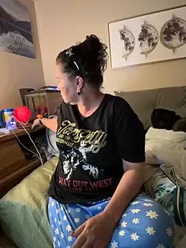 petalsexy from StripChat is Freechat
