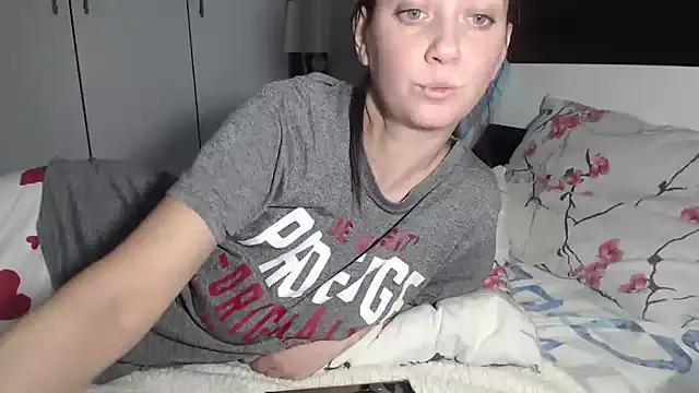 petite_danielle from StripChat is Freechat