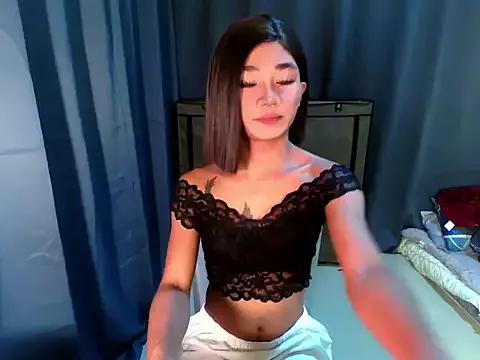 Petite_HugeCock from StripChat is Freechat