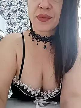 PetiteBrunieX from StripChat is Freechat