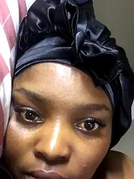 PetiteEbonyx from StripChat is Freechat