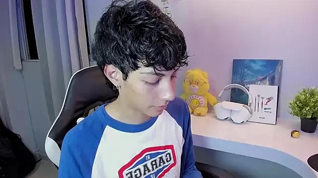 philipe_moonlight_ from StripChat is Freechat