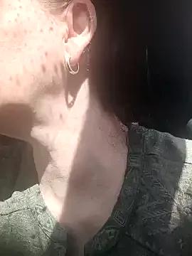 PlayfulcurvyyMilf from StripChat is Freechat