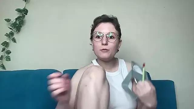 Polinari from StripChat is Freechat