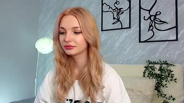 PolliMills from StripChat is Freechat