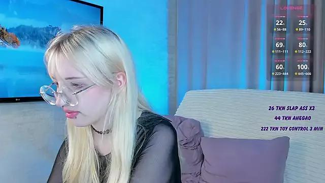 Entertain your itch for girls livestreamers with our collection of stunning models, skilled in the art of temptation and delight.