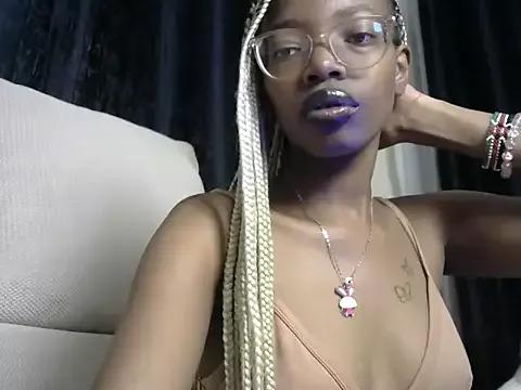 Pretty_brownskinn from StripChat is Freechat
