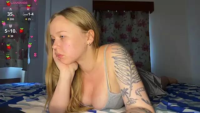 psykklealice from StripChat is Freechat
