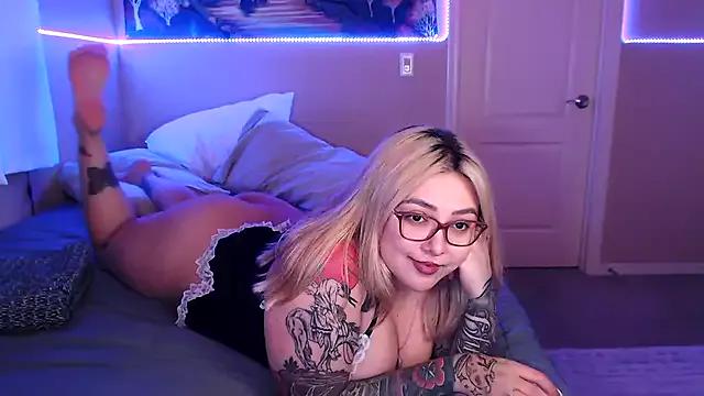 Entertain your itch for girls livestreamers with our collection of stunning models, skilled in the art of temptation and delight.