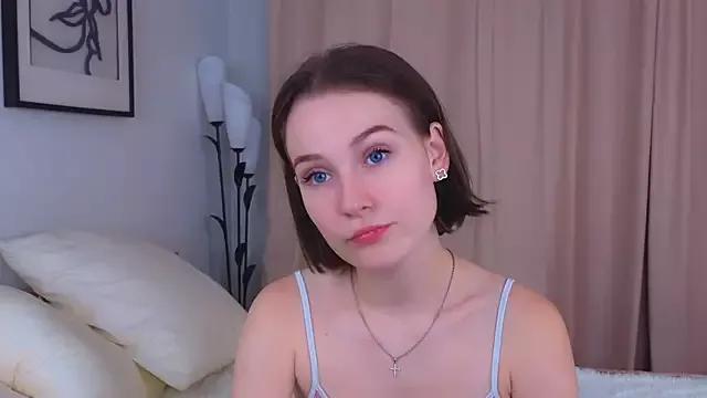 QueenieHathaway from StripChat is Freechat