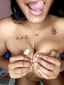 queenniharikaa from StripChat
