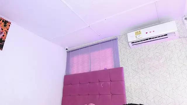 quianna_ from StripChat is Freechat