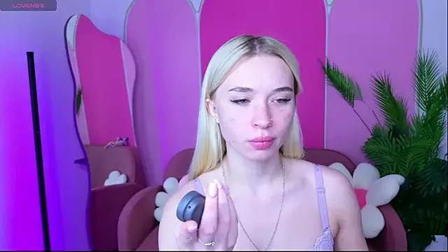 RachelColon from StripChat is Freechat