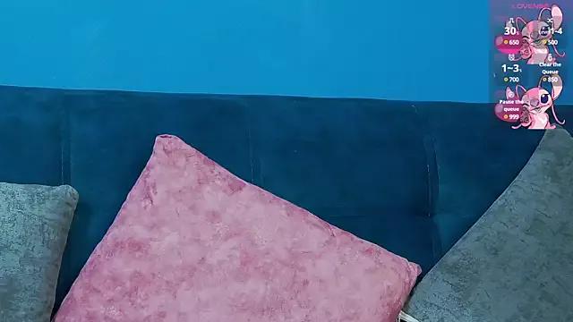 RavennMoonn from StripChat is Freechat