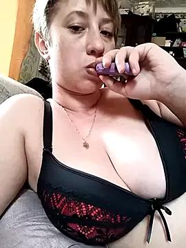 Ray_Annie from StripChat is Freechat