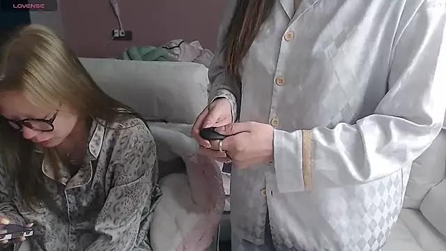 redrose520 from StripChat is Freechat