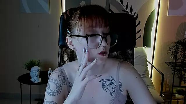 ReynHilld from StripChat is Freechat