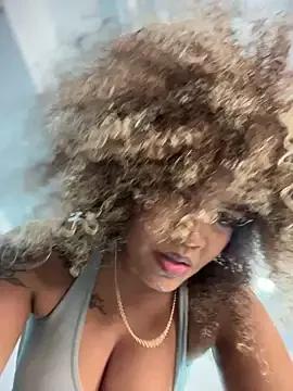 Photos of riri_brunnete from StripChat is Freechat