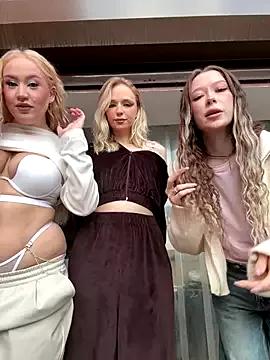 Photos of RollDolls from StripChat is Freechat