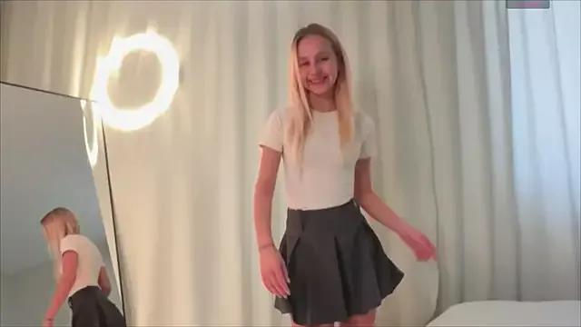 Rosalie_Miller from StripChat is Freechat