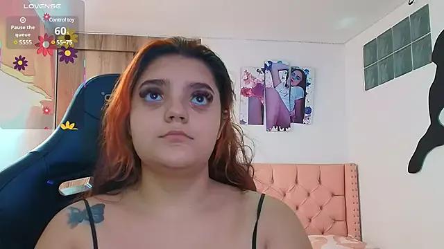 rose_blu from StripChat is Freechat