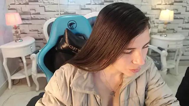 Rose_jones_a from StripChat is Freechat