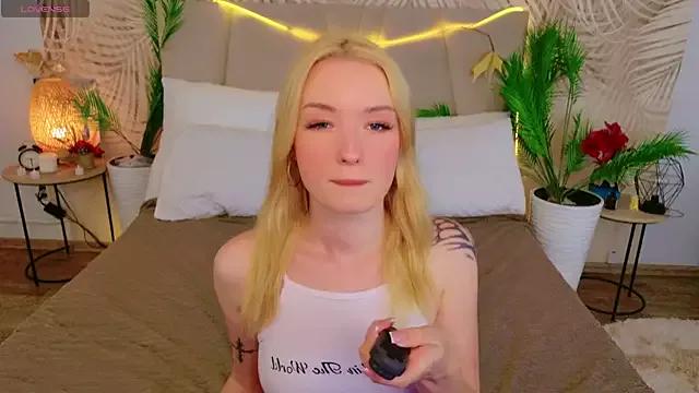 Entertain your itch for girls livestreamers with our collection of stunning models, skilled in the art of temptation and delight.